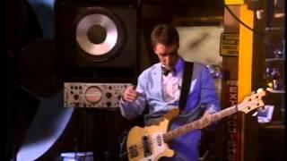 Bill Nye Bass Guitar Clip