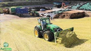 John Deere 7920 Buckraking Maize. Engine Sound