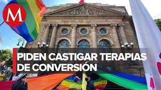 Colectivos LGBT protestan en Congreso de CdMx