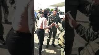 Pelea entre dos mujeres una Civil y la otra militar