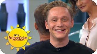 Matthias Schweighöfer wäre gerne Hodenmodel geworden?! | SAT.1 Frühstücksfernsehen | TV