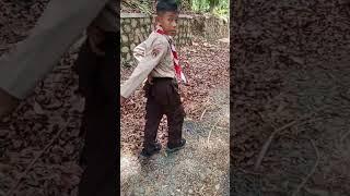 aku buat video di kuburan karena kerja kelompok