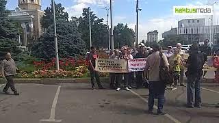 Митинг из-за сноса гаражей в микрорайоне Джал