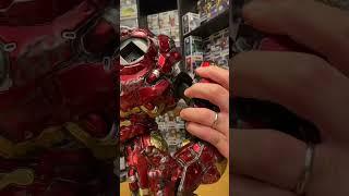 Hulk vs Hulkbuster #iosonounvirtuale #hulk #hulkbuster #ironman #marvel #sideshowcollectibles #nerd