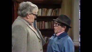 Ronnie Corbett, Ronnie Barker. CLASSIC. Two Ronnies. BEST Library Sketch. FUNNY MAN.