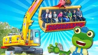 Gecko Goes to Diggerland | Gecko's Real Vehicles | Educational Videos For Toddlers