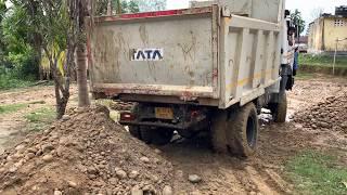 Tata 1618 4x4 tipper at work | Best heavy duty truck | offroader