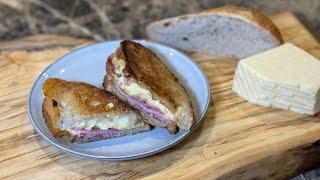 How to make a Ham and Cheese toasty | Simple and delicious