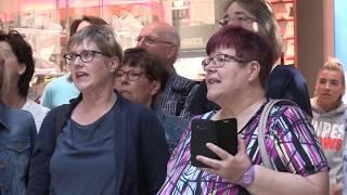 Flashmob "Wir sind Gottes Kinder" CityGalerie Siegen