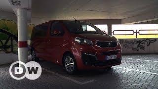 Uniform: Peugeot Traveller | DW Deutsch