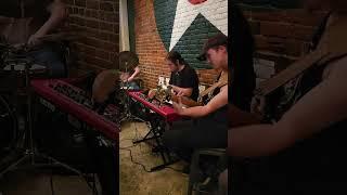 Nick Oakley and Jeremiah Cowling jamming at AV8R bar! #pianojazz #livejazzmusic #tresjazz
