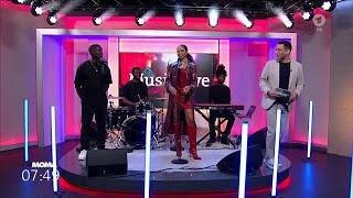 Yakoto - Y`akoto in RED Latex singt „Lisa“ (Live) - ARD Morgenmagazin - 17. July 2024