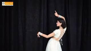 Ajaa nachle nachel meri yarr Dance steps by cute gir 