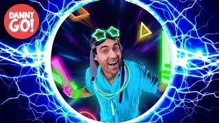 "Glow in the Dark Shapes Dance!" 🟩 🟣 ️HYPERSPEED REMIX️/// Danny Go! Songs for Kids