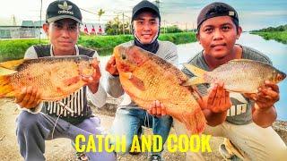 Mancing Guna Umpan Pisang Dapat Ikan Kaloi Besar!!