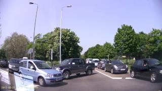 Putney Common roundabout blocked