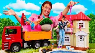 Spielzeug Video für Kinder mit Irene und Barbie | Magisches Schloss. Steffie zieht aufs Dorf.