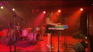 Jennasen - The Border (Live Performance)