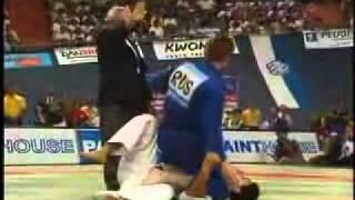 JUDO 2001 World Championships: Yusuke Kanamaru 金丸 雄介 (JPN) - Vitaly Makarov (RUS)