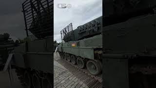 Позор Германии в Москве! Танк Leopard настолько тяжелый, что увяз в грязи и был брошен ВСУ в бою