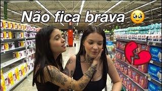 CHAMEI A CAROL DE VELHA E ELA FICOU BRAVA (vlog no mercado)