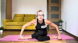 EASY YOGA ROUTINE AT HOME #yoga #challenge #homeworkout #sports #yogaathome #fitnesstips #motivation