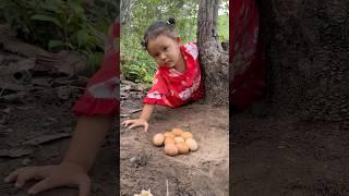 Survival Skills: Single mom with a lot of eggs in forest #survival #singlemom #camping #outdoor