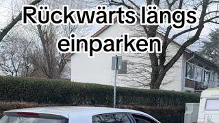 Schritte Rückwärts längs einparken