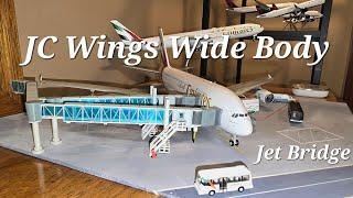 JC Wings 1:200 Jet Bridge (Wide Body - Blue) Unboxing and Display