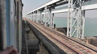 Crossing the Ganga on the Farakka Barrage - New Jalpaiguri-Howrah Shatabdi (Mar. 2, 2013)