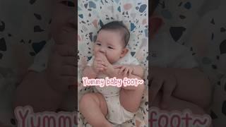 Does your baby love licking their tiny feet?  Share with me if they do!!  #funny #cute #cutebaby