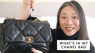 What's In My Bag | Chanel 19 Bag (Large) Review