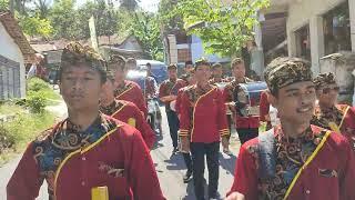 Keseruan LASKAR ORENG DISAH saat pawai di lembaga Al Manar