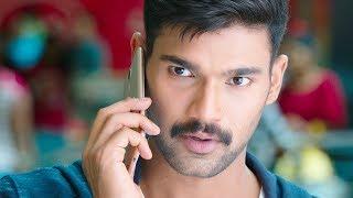 Bellamkonda Srinivas Escapes cops in a mall | Bellamkonda Movies Hindi Dubbed | Kavacham BEST SCENE