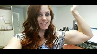 Mallory Flex Biceps │female muscle flex biceps 03