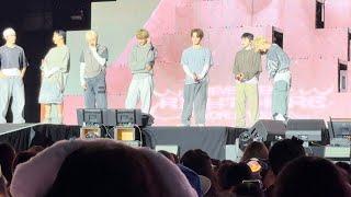 SEVENTEEN Singing with Carats Ment🩷 Right Here world tour in LA Day2