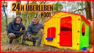 Mit SPIELZEUG HAUS im WALD 24h überleben | Tiny House bauen und einrichten mit Fritz Meinecke TEIL 1