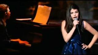 nikki yanofsky - old macdonald - By Zeca Linhares