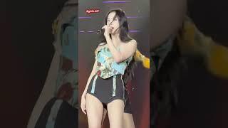 jisoo pussy flash in concert. #blackpink #jisoo #animegirl