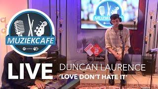 Duncan Laurence - 'Love Don't Hate It' live bij Muziekcafé