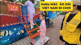 2 MẸ CON HaNa ĐI DỰ LỄ HỘI CỦA CÁC CÔ DÂU NGƯỜI NGOẠI QUỐC. HaNa MẶC TRANG PHỤC ÁO DÀI VIỆT NAM.