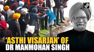 Rituals for ‘Asthi Visarjan’ of former PM Manmohan Singh performed near Gurdwara Majnu Ka Tilla