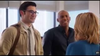 Supergirl 2x01 Kara  Clark At CatCO