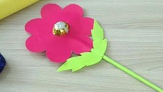 Цветы из бумаги (картона) с конфетой / Подарки и поделки на 8 марта / Paper flower with candy / Gift