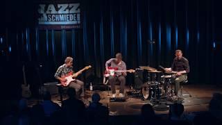 Tobias Hoffmann Trio – Toxic – Live at Jazz-Schmiede Düsseldorf