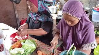 Sepulang taraweh dapat kabar duka desa sebelah\bik Regar sayur ayam cincang asam pedas sedap'