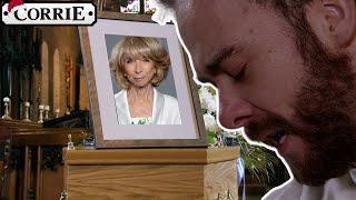 Coronation Street Horror: Gail Platt's Christmas Eve Visitor Sends Shivers Down Your Spine!