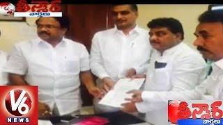Telangana Congress Leaders Meet Karnataka CM Over RDS Project | Teenmaar News | V6 News
