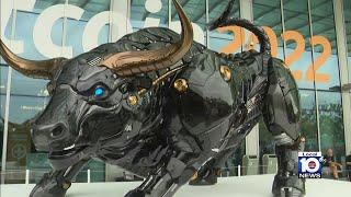 Wall Street charging bull comes to South Florida