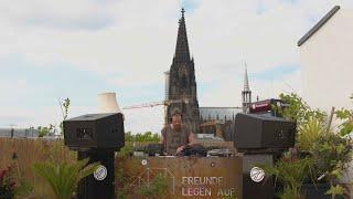 Carsten Halm | Freunde Legen Auf Rooftop | Cologne (Germany)